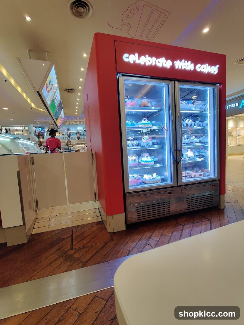 Cake Display Refrigerator