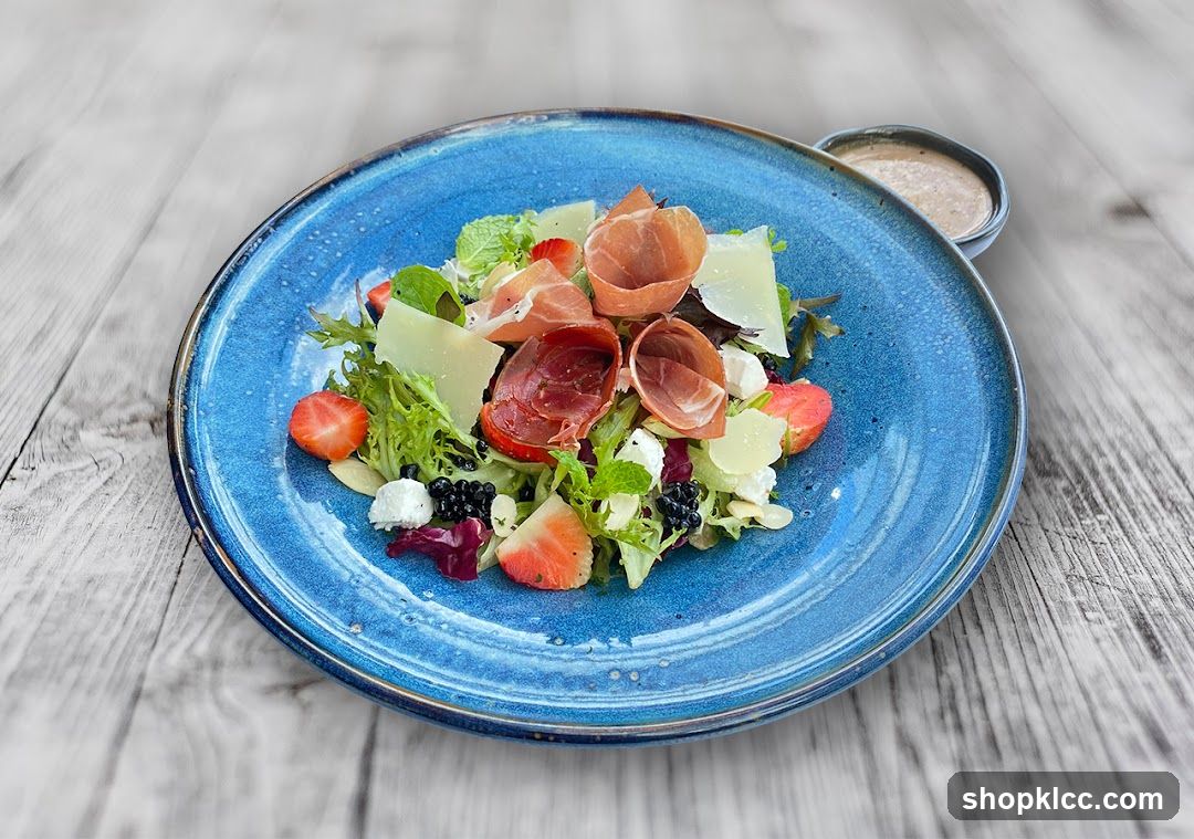 Salad with Prosciutto and Fruits