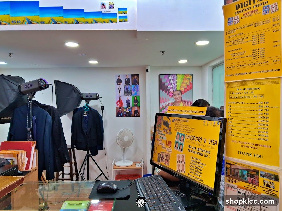 Digital Photo Studio Counter