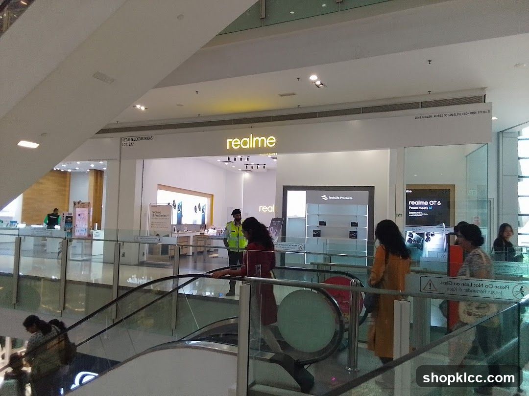Realme NU Sentral Experience Store