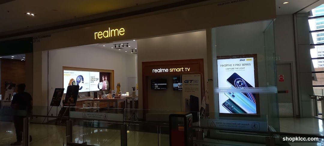 Realme NU Sentral Experience Store