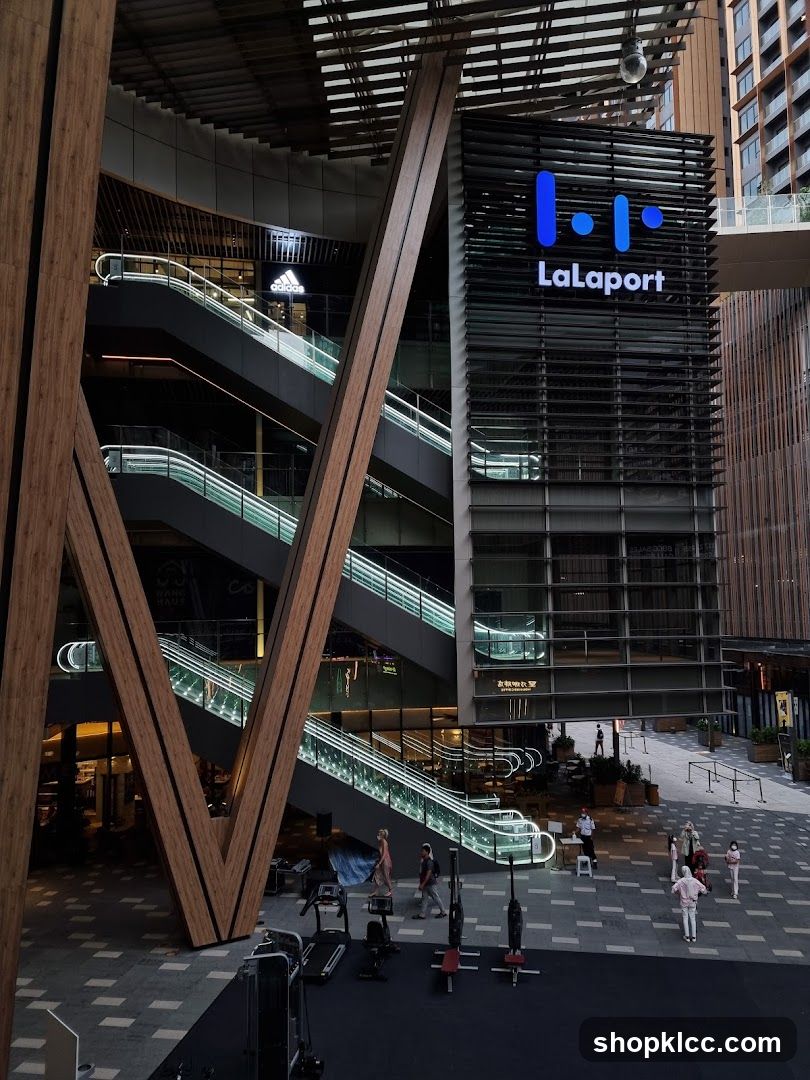 LaLaport Interior View