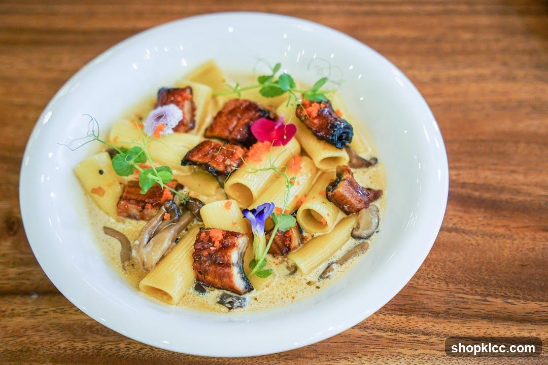 Pasta with Eel and Mushrooms