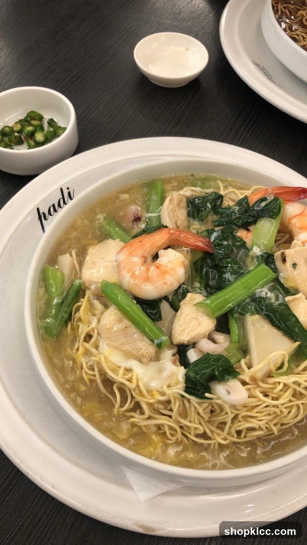 Noodles with Seafood and Vegetables