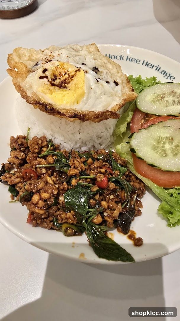 Minced Meat with Basil and Fried Egg