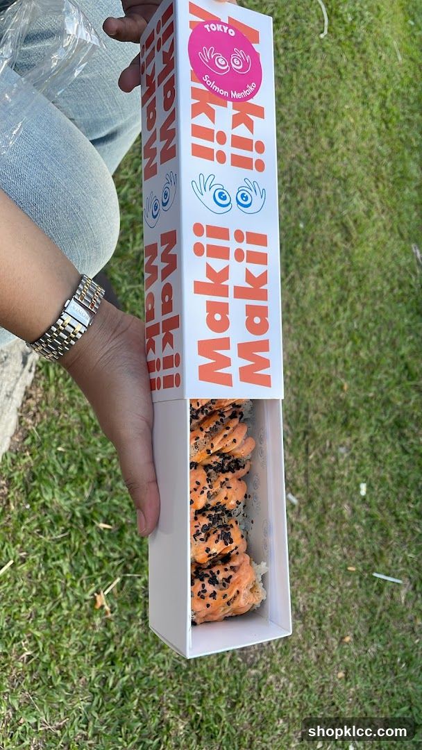 Maki Maki Salmon Mentaiko Box