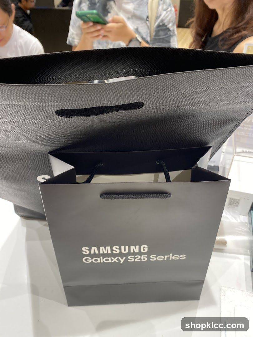 Samsung Galaxy S25 Series Shopping Bags