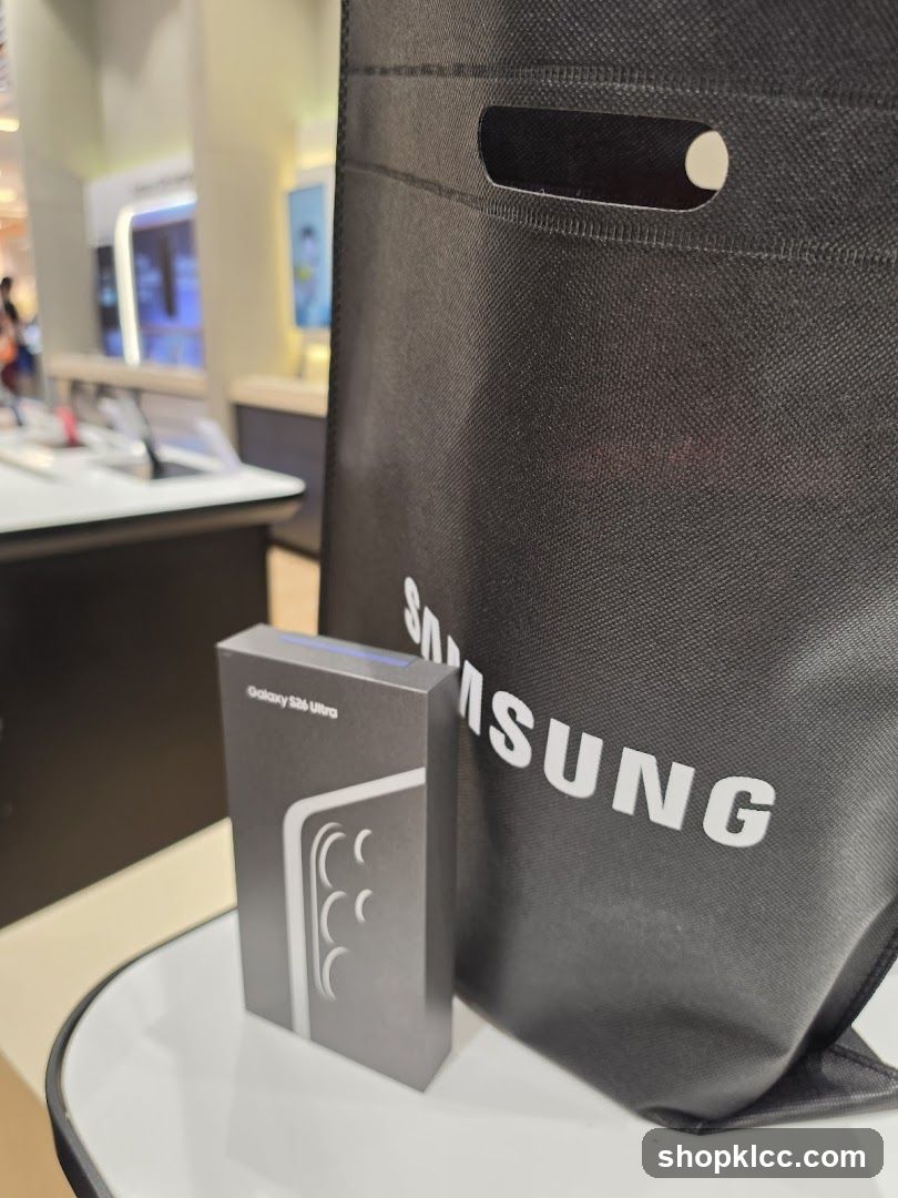 Samsung Galaxy S26 Ultra Box and Bag