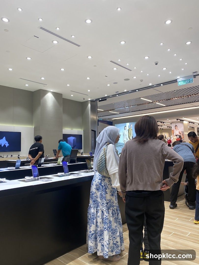 Electronics Store Display
