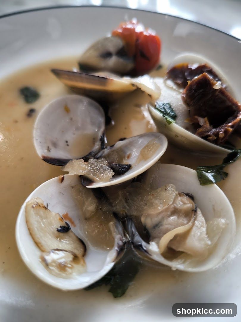 Steamed Clams with Tomatoes
