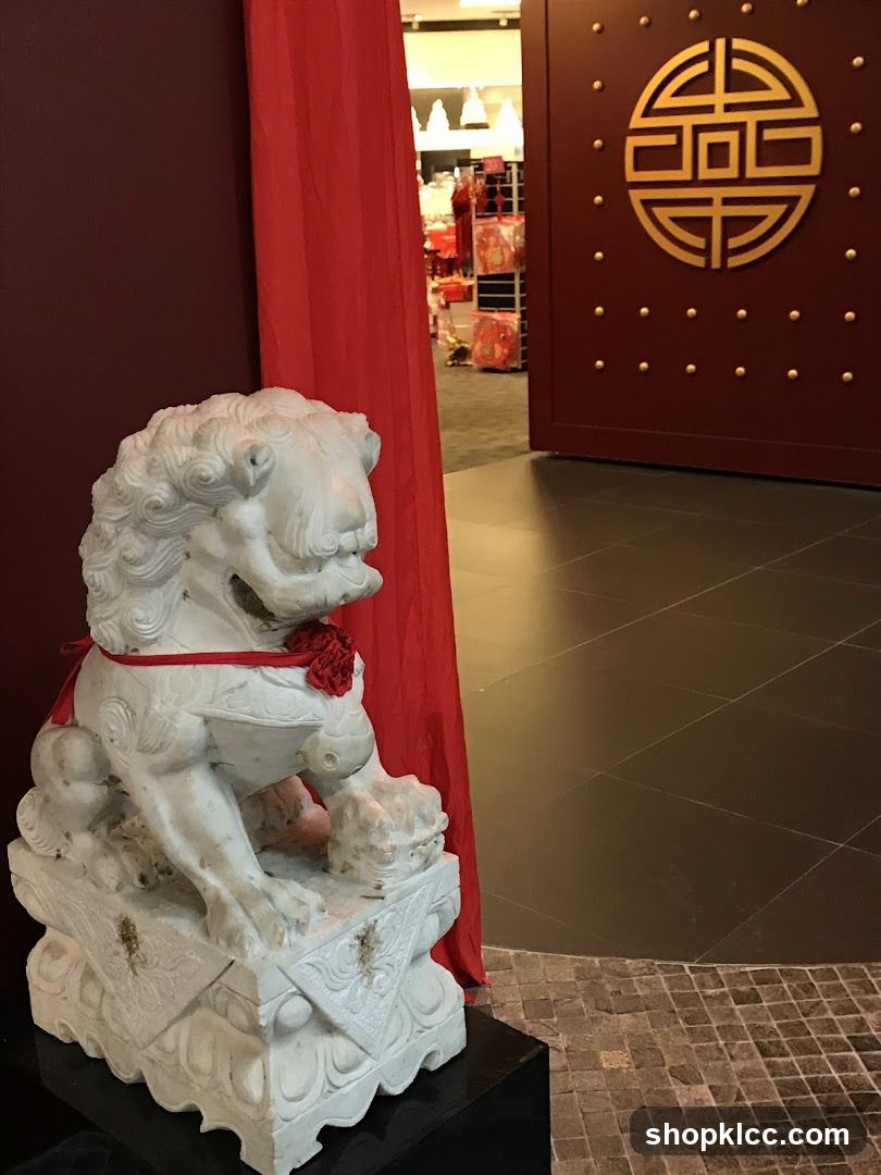 Entrance with Foo Dog Statue