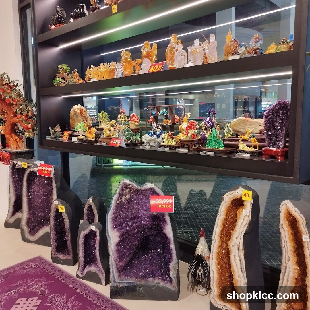 Display of decorative items and crystals