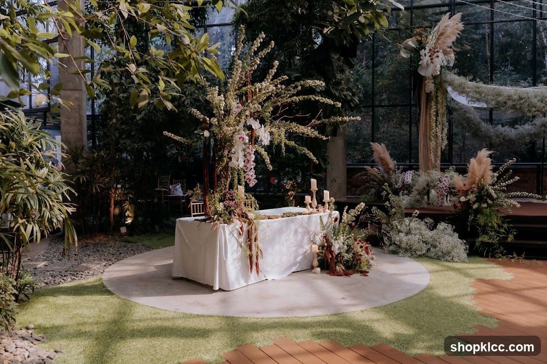 Elegant Outdoor Wedding Setup