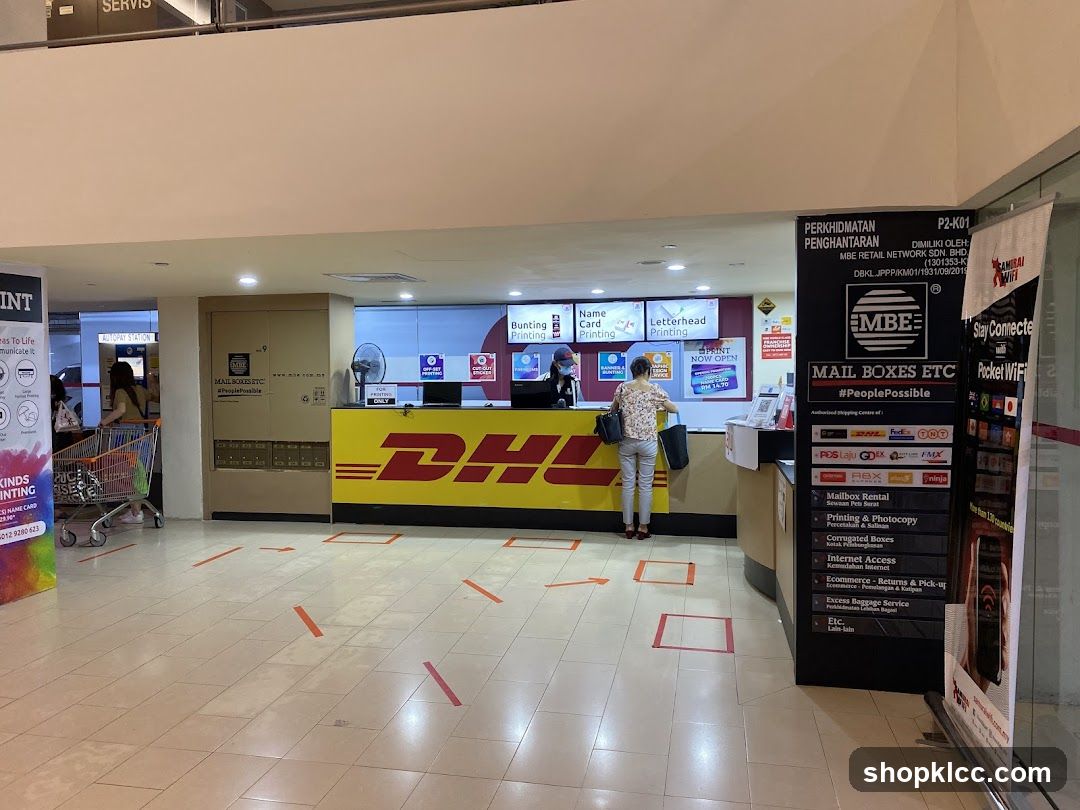 MBE Mail Boxes Etc. Service Counter