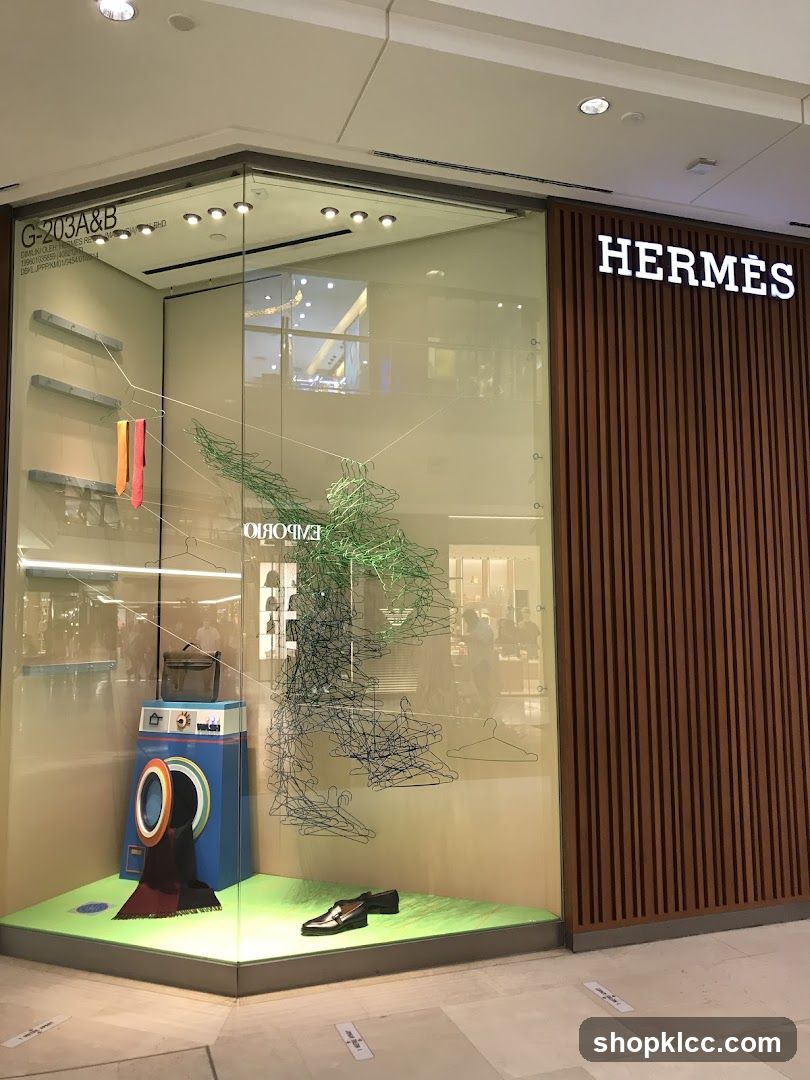 Hermès Storefront Display