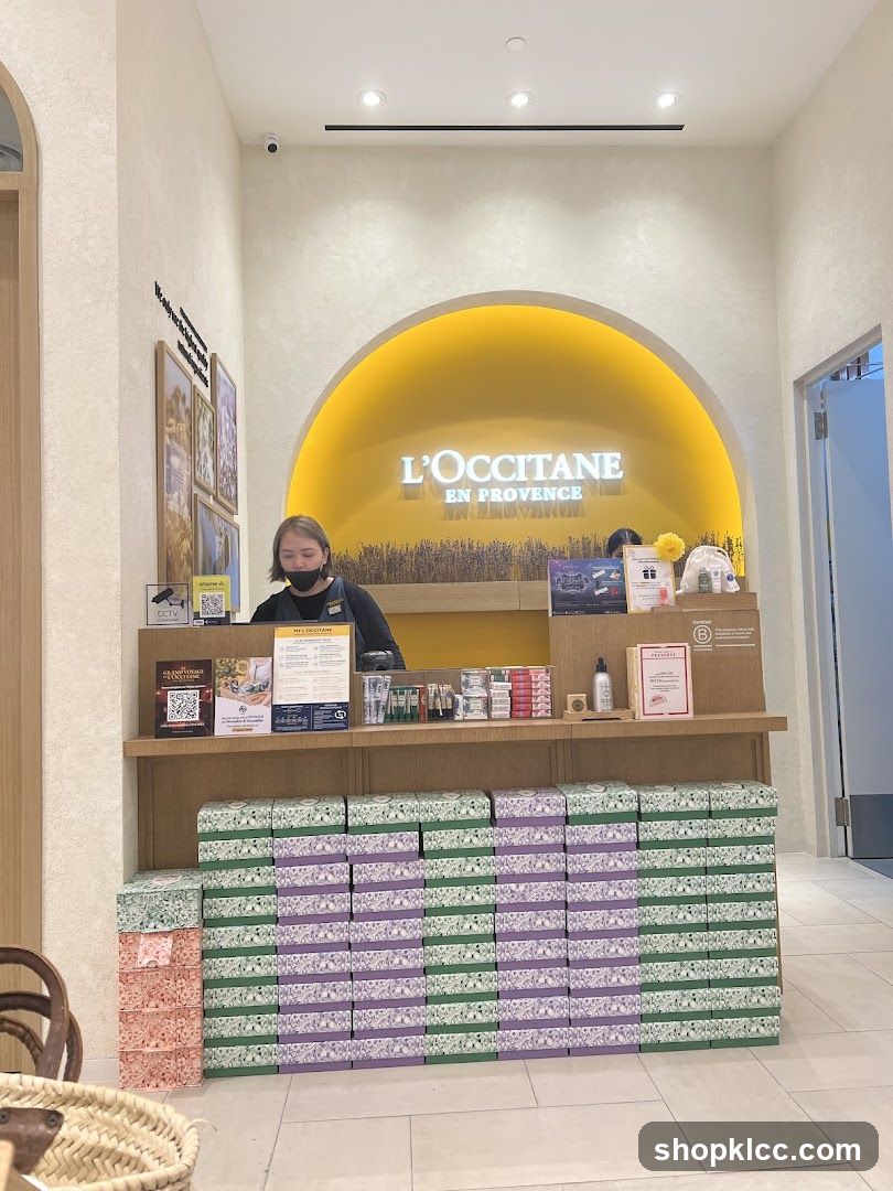 L'Occitane Store Display