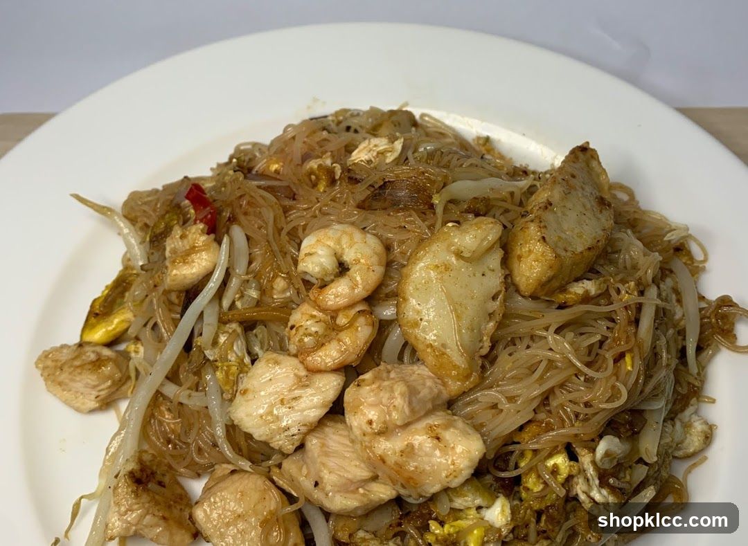 Fried Rice with Shrimp and Chicken
