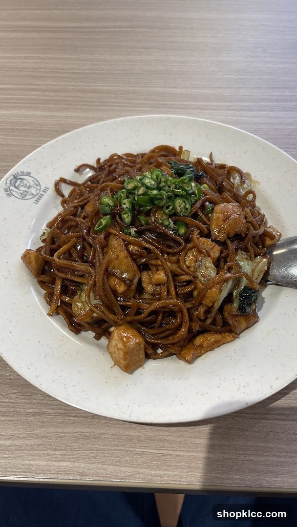 Chow Mein with Chicken and Green Chili