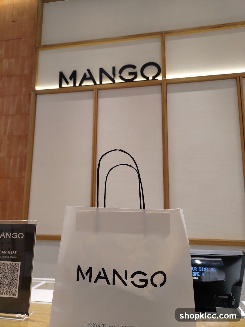 Mango Shopping Bag and Signage