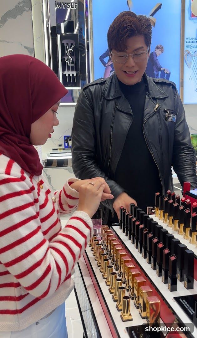 Cosmetics Display
