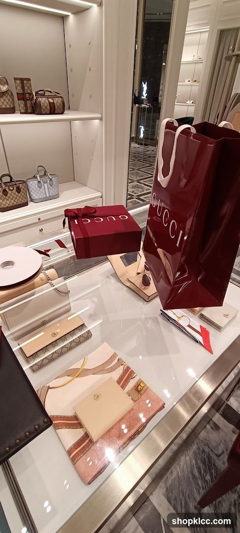 Gucci Store Display