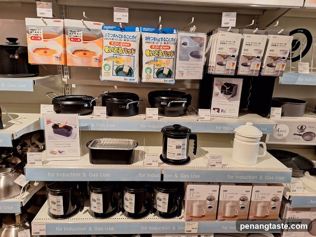Kitchenware Display