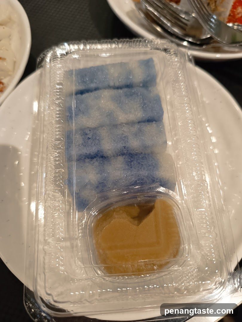 Dessert with Dipping Sauce