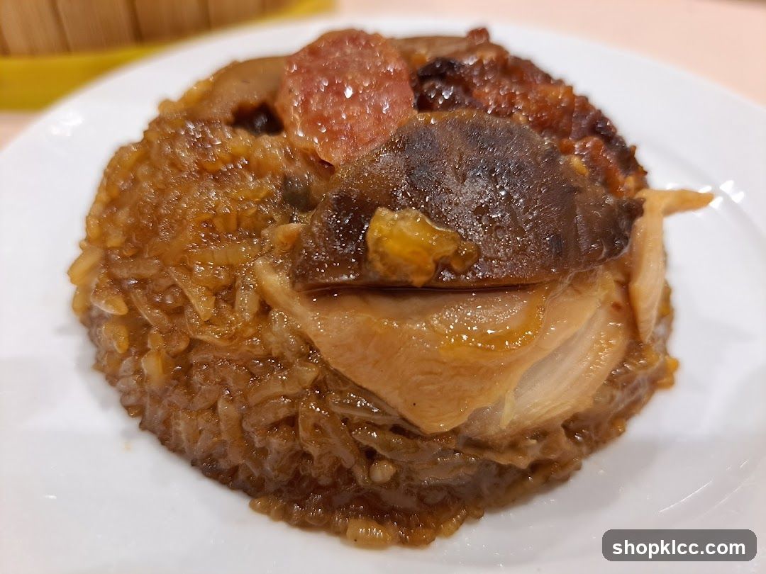 Steamed Sticky Rice with Chicken and Mushroom