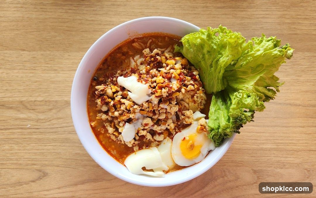 Noodle Soup with Egg and Lettuce
