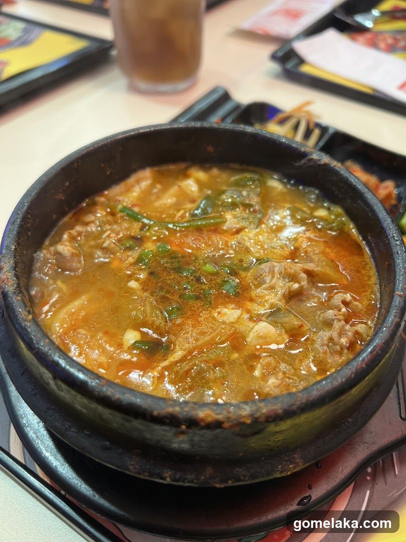 Stir-fried stew in stone pot