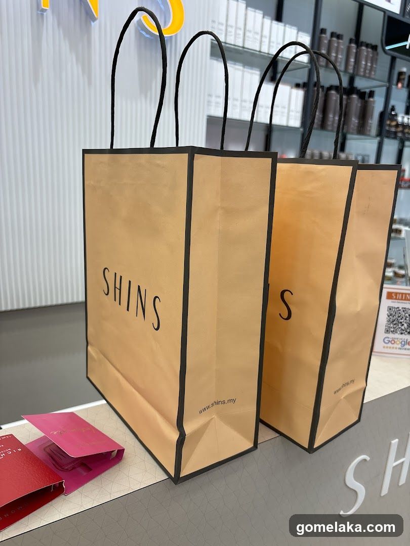 SHINS Shop Interior