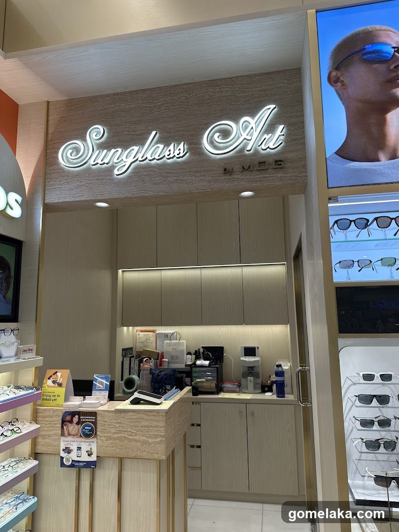 Sunglass Art by M.O.G store interior