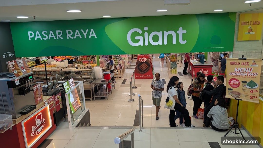 Giant Pasar Raya Interior View