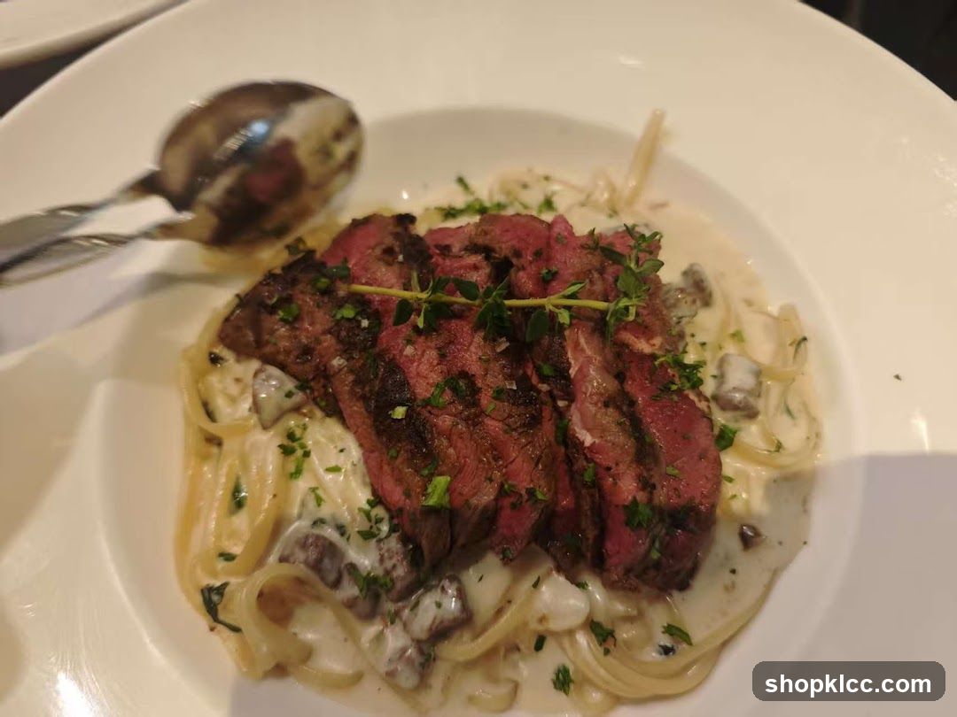 Sliced Steak with Creamy Pasta