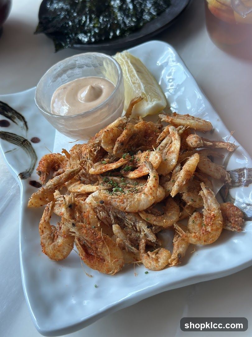 Fried Shrimp with Sauce and Lemon