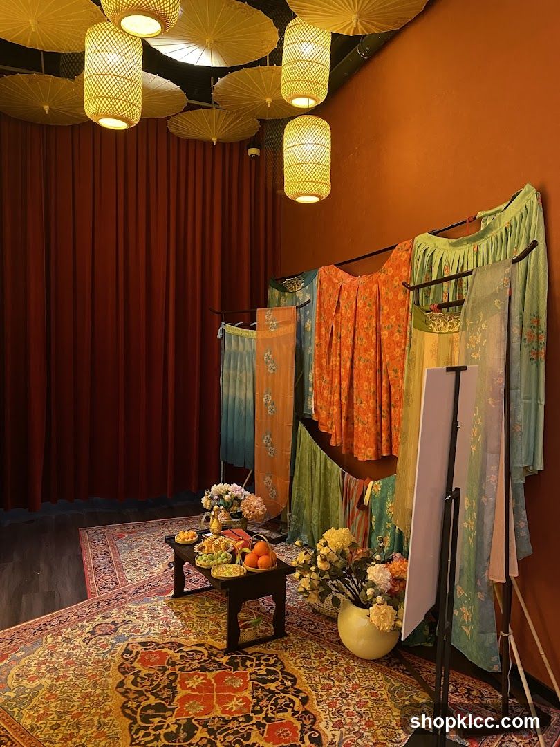 Interior Display with Traditional Decor