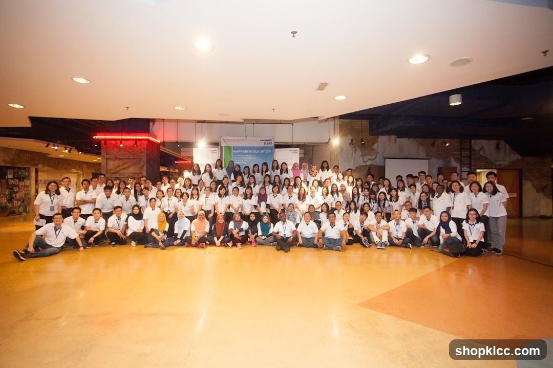 Group Photo in Indoor Space