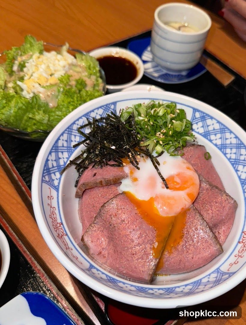 Roast Beef Bowl with Salad and Steamed Egg