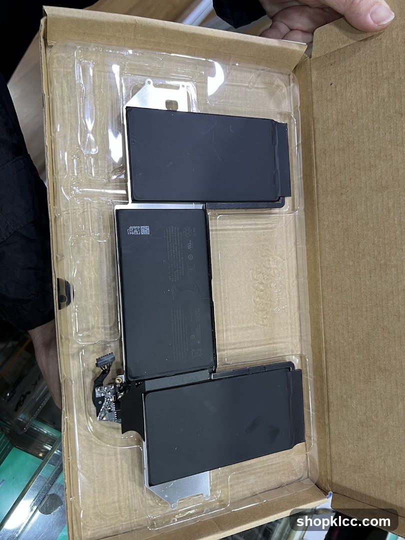 Unboxed iPhone Batteries in Packaging