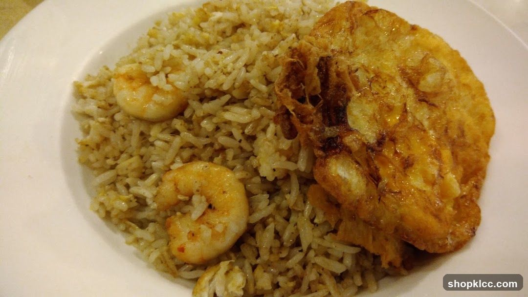 Shrimp Fried Rice with Omelette