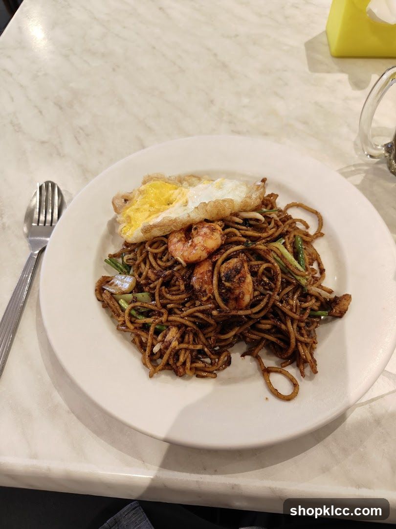 Noodles with Shrimp and Fried Egg