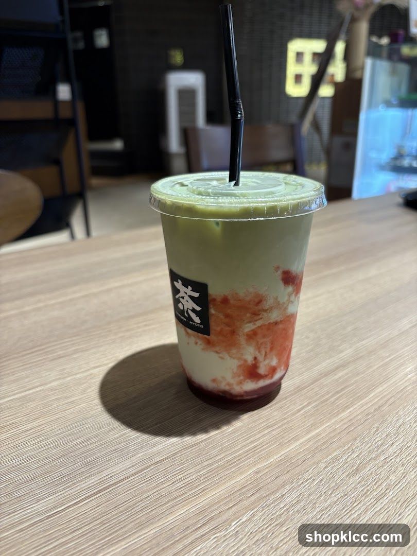 Matcha Strawberry Drink