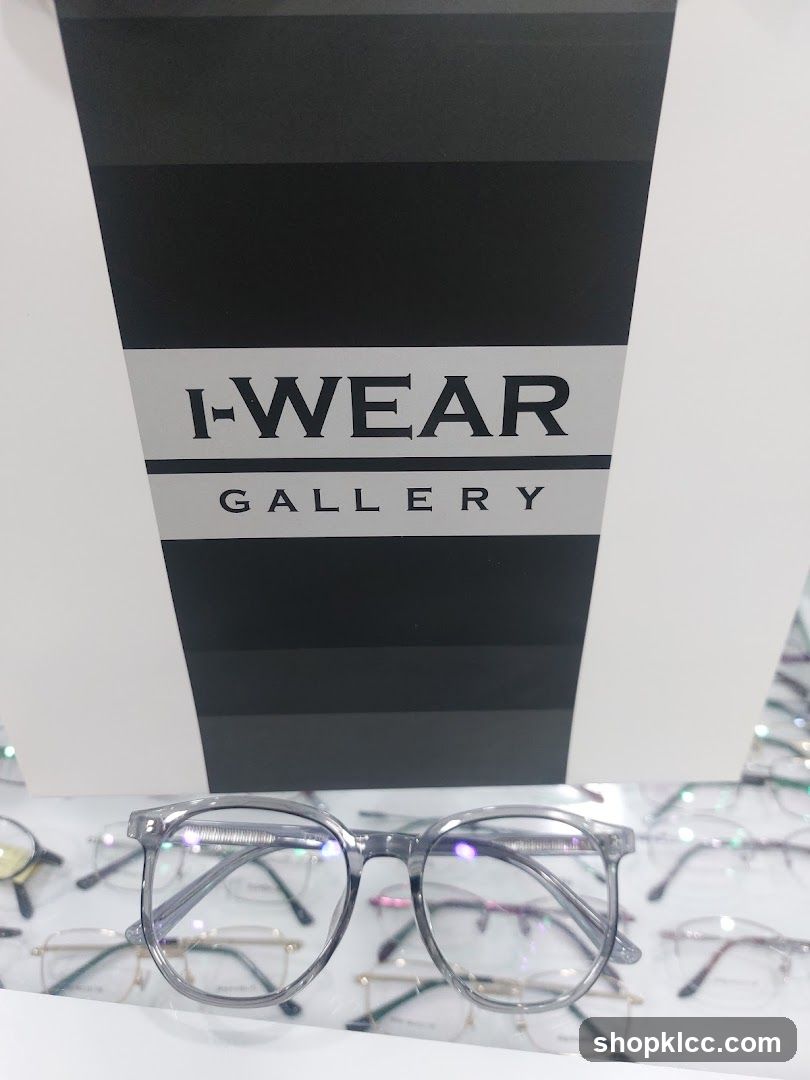 Eyeglasses Display