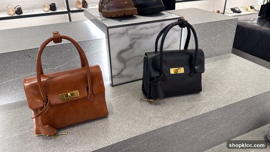 Handbag Display