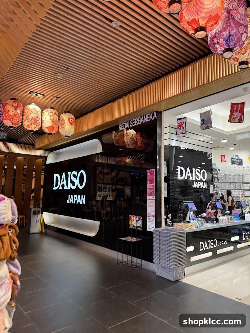 DAISO JAPAN Storefront