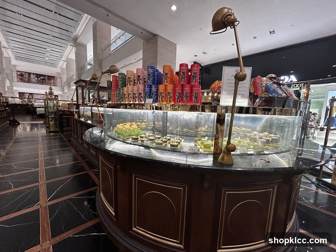 Dessert Display Counter in Mall