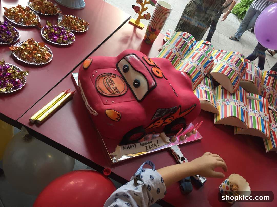Lightning McQueen Birthday Cake