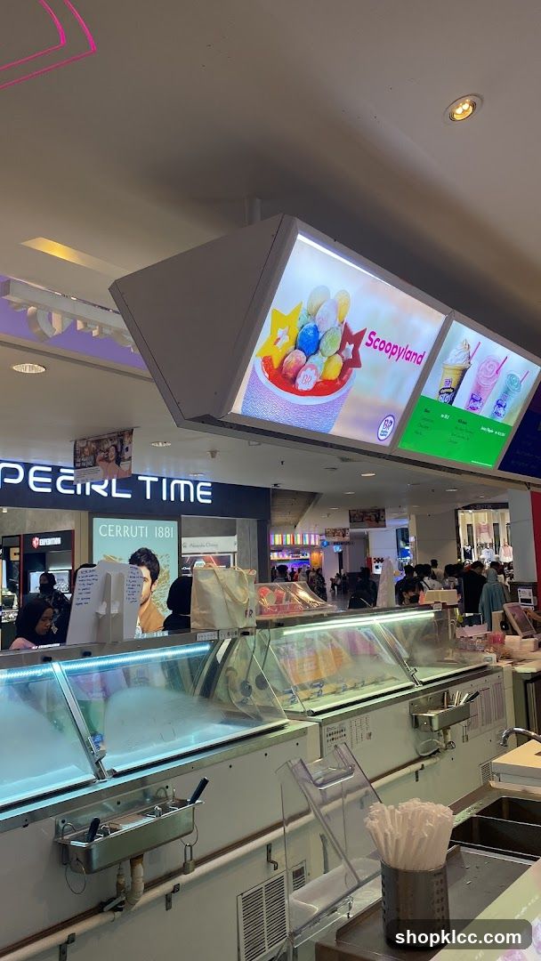 Scoopyland and Cerruti 1881 in a mall food court
