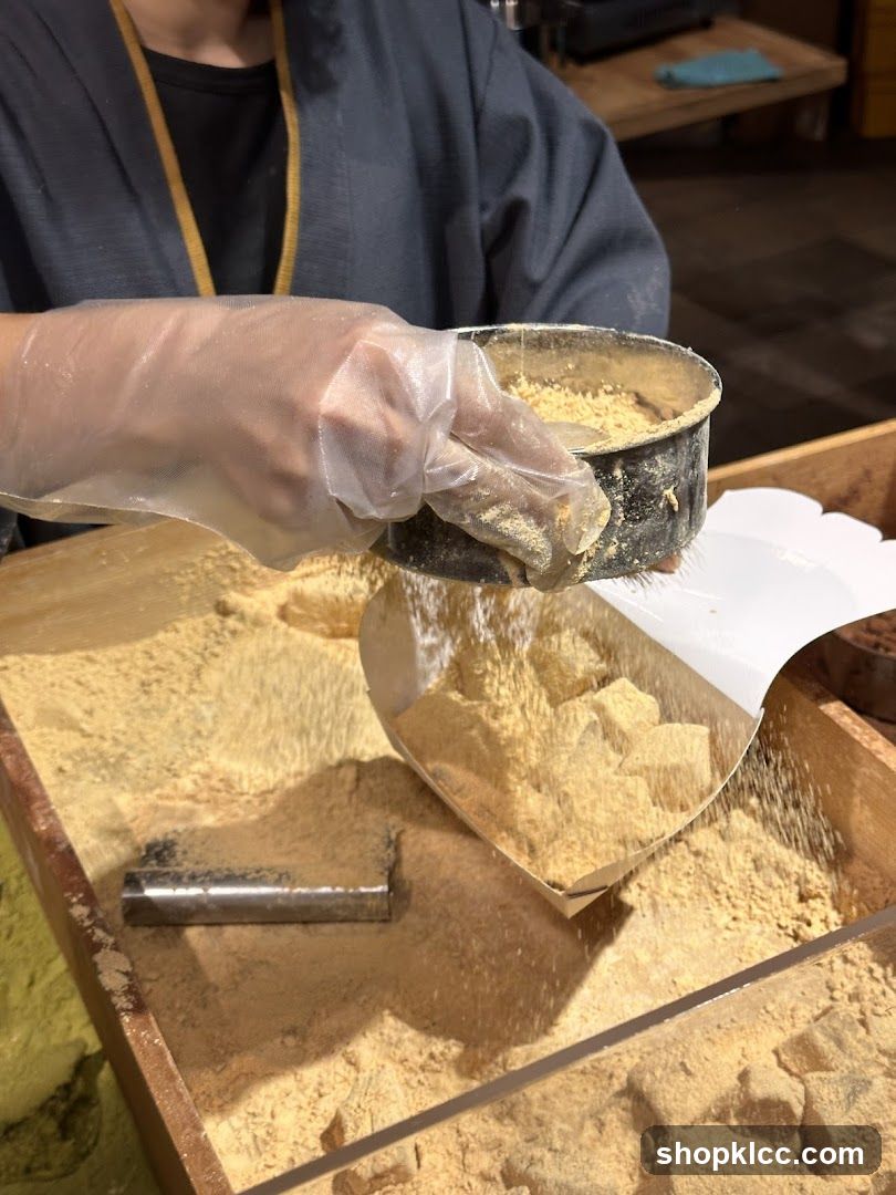 Torori Tenshi No Warabi Mochi
