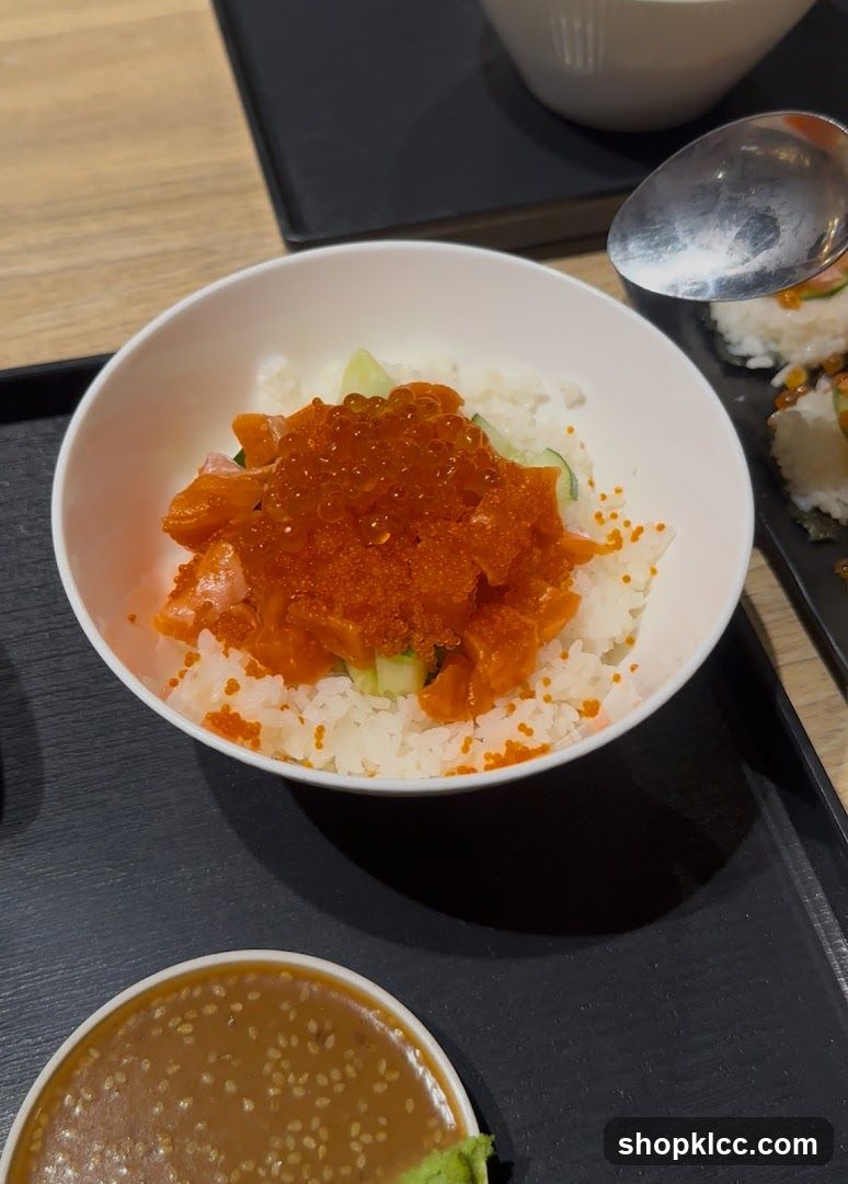 Sushi Bowl with Tuna and Roe